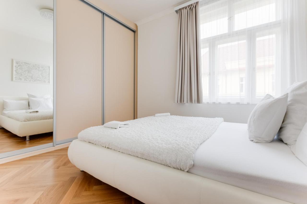 Friendly apartments in Prag Exterior foto
