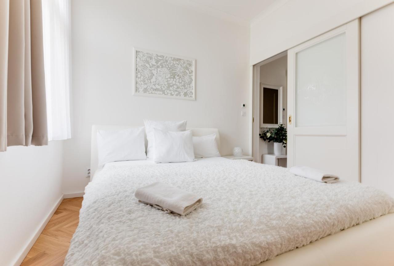 Friendly apartments in Prag Exterior foto