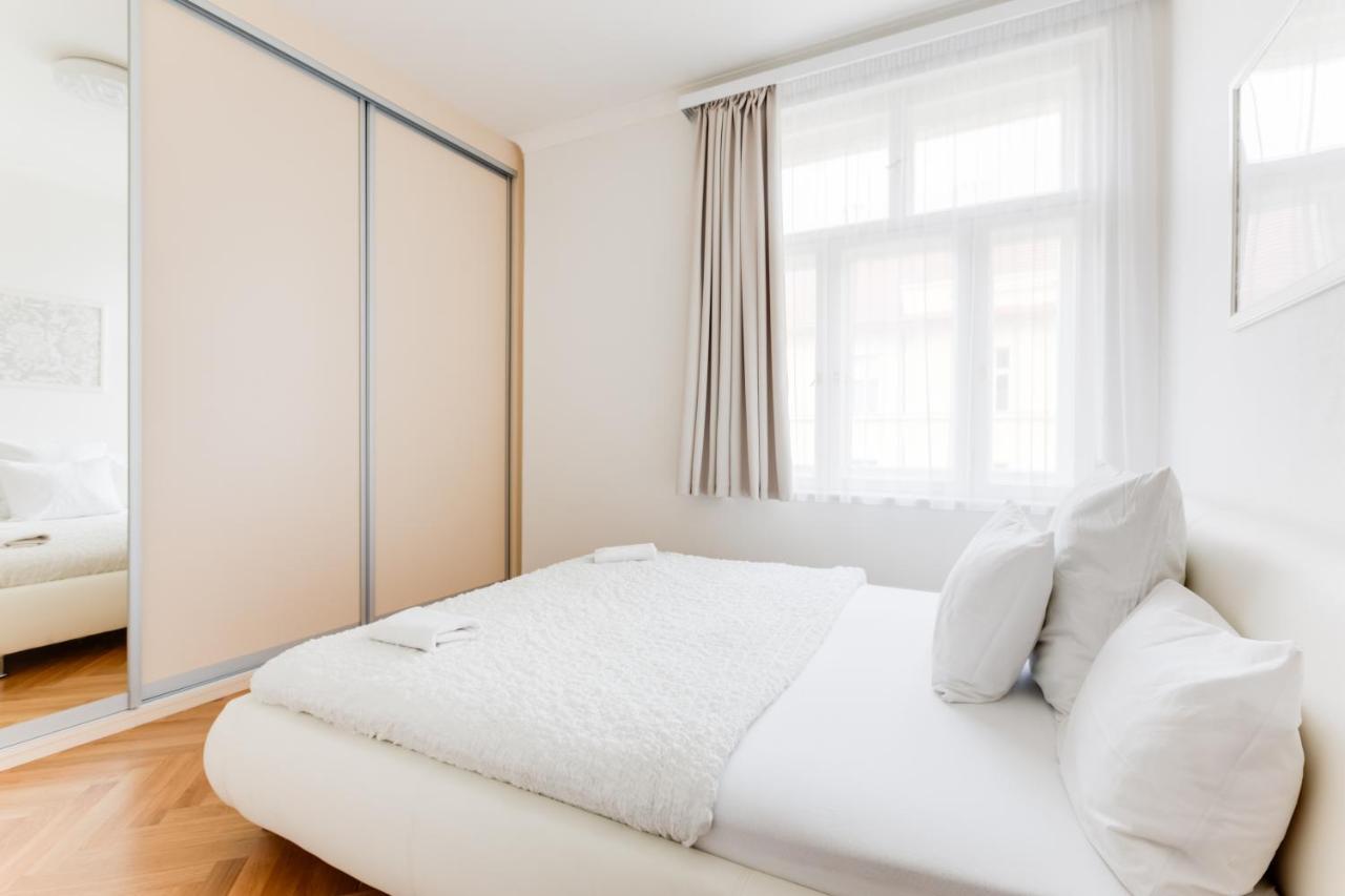 Friendly apartments in Prag Exterior foto
